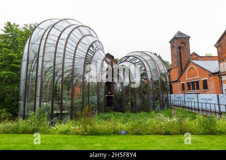 England, Hampshire, Laverton, Bombay Sapphire Gin Distillery, Das Von Thomas Heatherwick Entworfene Botanicals Hothouse Stockfoto