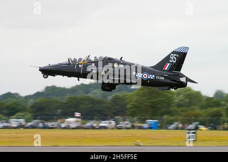 Royal Air Force BAE Hawk T.1 XX349 von 19 Squadron beim Royal International Air Tattoo 2010 in der 95. Jubiläumsmarkierung Stockfoto