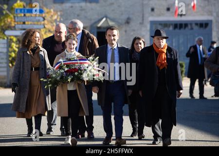 Der Präsident von Les Patriotes, Florian Philippot, zornig auf einer Zeremonie am Grab von Charles de Gaulle im nordöstlichen französischen Dorf Colombey-les-Deux-Eglises am 9. November 2021 anlässlich des Todestages von General De Gaulle. Foto von Raphael Lafargue/ABACAPRESS.COM Stockfoto