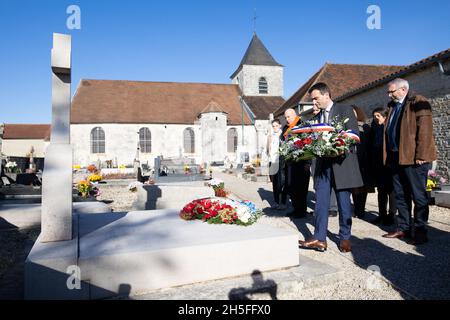 Der Präsident von Les Patriotes, Florian Philippot, zornig auf einer Zeremonie am Grab von Charles de Gaulle im nordöstlichen französischen Dorf Colombey-les-Deux-Eglises am 9. November 2021 anlässlich des Todestages von General De Gaulle. Foto von Raphael Lafargue/ABACAPRESS.COM Stockfoto