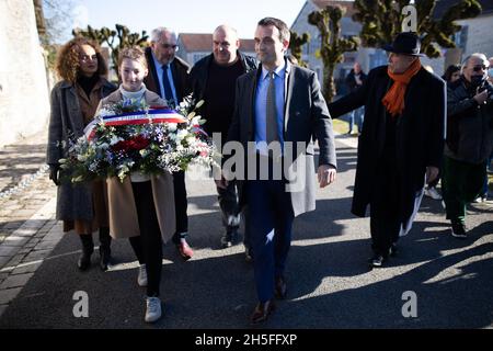 Der Präsident von Les Patriotes, Florian Philippot, zornig auf einer Zeremonie am Grab von Charles de Gaulle im nordöstlichen französischen Dorf Colombey-les-Deux-Eglises am 9. November 2021 anlässlich des Todestages von General De Gaulle. Foto von Raphael Lafargue/ABACAPRESS.COM Stockfoto