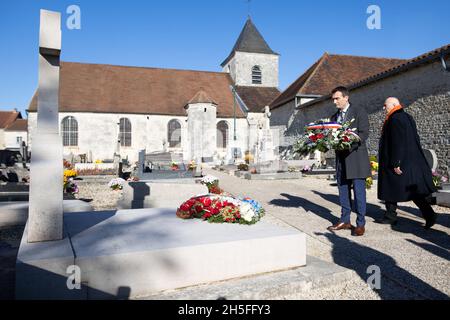 Der Präsident von Les Patriotes, Florian Philippot, zornig auf einer Zeremonie am Grab von Charles de Gaulle im nordöstlichen französischen Dorf Colombey-les-Deux-Eglises am 9. November 2021 anlässlich des Todestages von General De Gaulle. Foto von Raphael Lafargue/ABACAPRESS.COM Stockfoto