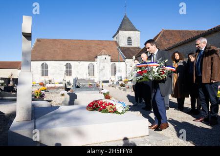 Der Präsident von Les Patriotes, Florian Philippot, zornig auf einer Zeremonie am Grab von Charles de Gaulle im nordöstlichen französischen Dorf Colombey-les-Deux-Eglises am 9. November 2021 anlässlich des Todestages von General De Gaulle. Foto von Raphael Lafargue/ABACAPRESS.COM Stockfoto