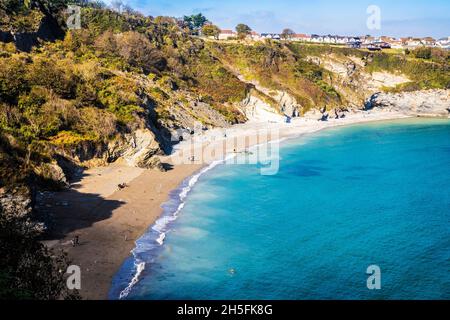 Herbstlicher Blick über die St. Mary's Bay in Brixham, Süd-Devon, vom South West Coast Path aus. Stockfoto
