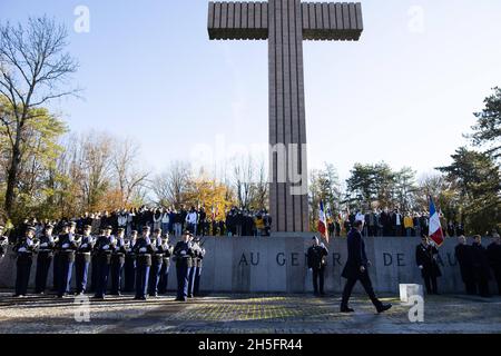 Der französische Premierminister Jean Castex nimmt an einer Zeremonie am Denkmal für den verstorbenen französischen Präsidenten Charles de Gaulle Teil, wo er am 9. November 2021 im nordöstlichen französischen Dorf Colombey-les-Deux-Eglises starb und vor 51 Jahren begraben wurde. Foto von Raphael Lafargue/ABACAPRESS.COM Stockfoto
