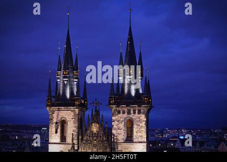 Die Kirche der Muttergottes vor Týn auf dem Altstädter Ring. PRAG, TSCHECHISCHE REPUBLIK, OKTOBER 2021 Stockfoto