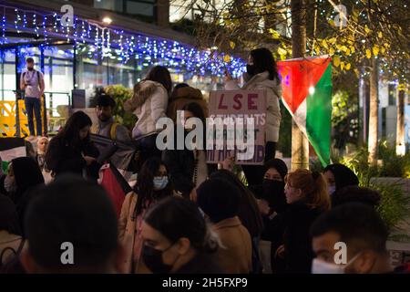 2021-11-09, London, Großbritannien. Internationale Studenten für Palästina Tzipi Hotovely lehnt den Besuch des antipalästinensischen Rassisten und Nakba Denier ab und ist ein israelischer Diplomat und ehemaliger Politiker, der als aktueller Botschafter Israels im Vereinigten Königreich fungiert. Internationale Studenten sind unglücklich LSE hat die Studiengebühren verwendet, um Nakba Denier, Tzipi Hotovely, zu finanzieren. Stockfoto