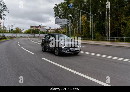 MOSKAU, RUSSLAND - 15. SEPTEMBER 2021 Hyundai Creta zweite Generation (SU2) auch Cantus genannt. Ein moderner subkompakter Crossover-SUV aus dem Jahr 2021. Hyund Stockfoto