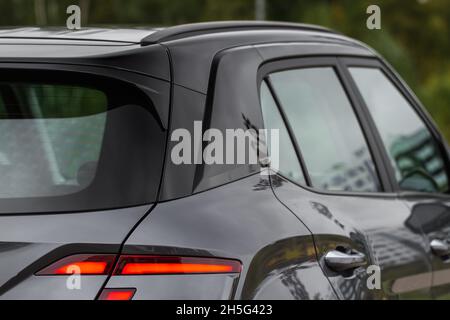 MOSKAU, RUSSLAND - 15. SEPTEMBER 2021 Hyundai Creta zweite Generation (SU2) auch Cantus genannt. Ein moderner subkompakter Crossover-SUV aus dem Jahr 2021. Exter Stockfoto