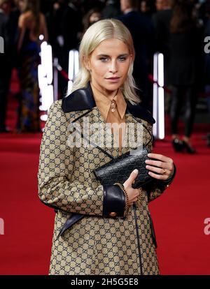 Caroline Daur bei der britischen Premiere des Hauses Gucci, die am Odeon Leicester Square in London stattfand. Bilddatum: Dienstag, 9. November 2021. Stockfoto