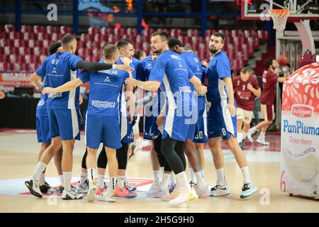 Venedig, Italien, 09/11/2021, Palasport Taliercio, Venedig, Italien, 09. November 2021, Buducnost Voli Podgorica während der Umana Reyer Venezia gegen Buducnost Voli Podgorica - Basketball EuroCup Championship Stockfoto