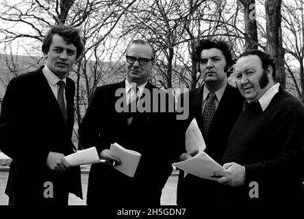 Datei-Foto vom 22/03/1973 von den Führern der Sozialdemokratischen Labour-Partei, (von links nach rechts) Austin Currie, Gerry Fitt, John Hume und Paddy Devlin, während des Treffens in Cappagh. Austin Currie, eines der Gründungsmitglieder der SDLP und eine Schlüsselfigur zu Beginn der nordirischen Bürgerrechtsbewegung, ist im Alter von 82 Jahren in seinem Haus in Derrymullen, Co Kildare, gestorben. Ausgabedatum: Dienstag, 9. November 2021. Stockfoto