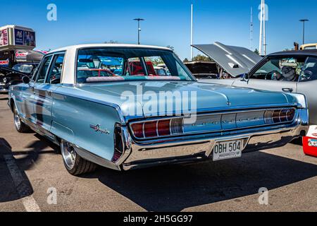 Reno, NV - 5. August 2021: 1965 Chrysler Newport Sedan auf einer lokalen Auto-Show. Stockfoto