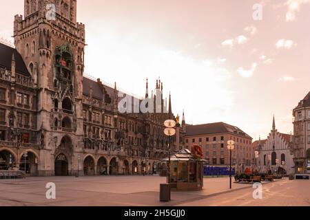 22. Mai 2019 München, Deutschland - Neues Rathaus. Morgen am Marienplatz Stockfoto