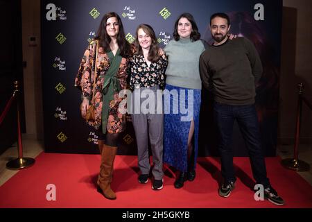 Justine Kim Gautier, Lucie Frejaville, Sophie DAB und Remy Silk Bensit bei der Premiere von J'Ai Di Mon Mari am 09. November 2021 in Paris, Frankreich. Foto von Aurore Marechal/ABACAPRESS.COM Stockfoto