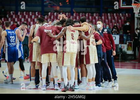 Venedig, Italien, 09/11/2021, Palasport Taliercio, Venedig, Italien, 09. November 2021, Umana Reyer Venezia während der Umana Reyer Venezia gegen Buducnost Voli Podgorica - Basketball EuroCup Championship Stockfoto