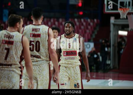 Venedig, Italien. November 2021. Julyan Stone (Umana Reyer Venezia) während Umana Reyer Venezia gegen Buducnost Voli Podgorica, Basketball EuroCup Championship in Venedig, Italien, November 09 2021 Quelle: Independent Photo Agency/Alamy Live News Stockfoto