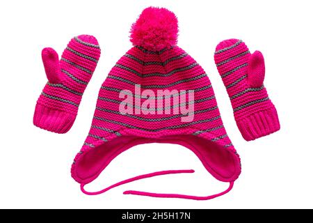 Set von rosa Winterhut und Fäustlinge für Kinder isoliert auf weißem Hintergrund. Stockfoto