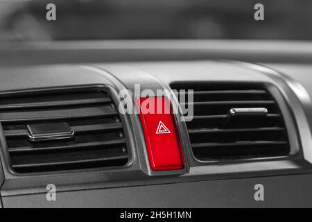 Nahaufnahme Auto Lüftungssystem und Klimaanlage - Details und Bedienelemente des modernen Autos. Stockfoto