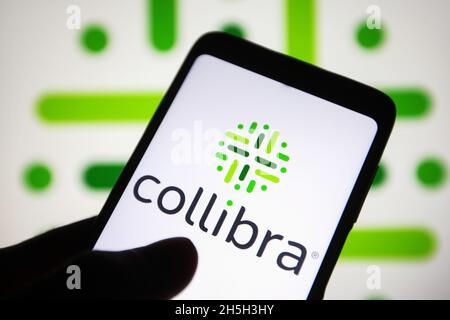 Ukraine. November 2021. In dieser Abbildung ist ein Collibra-Logo auf einem Smartphone-Bildschirm zu sehen. Kredit: SOPA Images Limited/Alamy Live Nachrichten Stockfoto