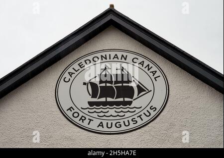 Fort Augustus, Schottland - 19. Oktober 2021: Das Caledonian Canal Centre in Fort Augustus Schottland Stockfoto