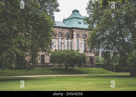 20. Mai 2019 Dresden, Deutschland - Japanisches Palais, das Gebäude und der formale Garten Stockfoto