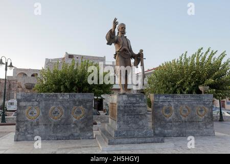 Freiheitskämpfer Petros Mavromichalis, Statue auf dem Athanaton-Platz, Areopolis, der Mani-Halbinsel, Lakonien, Peloponnes, Griechenland Stockfoto