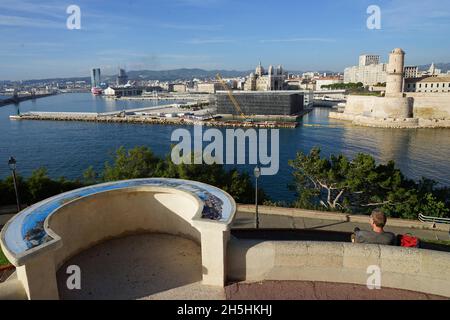 Aussichtspunkt Jardin du Pharo, Panorama, Hafeneingang, Mucem, Port de la Joliette, Kathedrale de la Major, Marseille, Frankreich Stockfoto