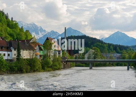 26 Mai 2019 Füssen, Deutschland - Fluss Lech in den bayerischen Alpen Stockfoto