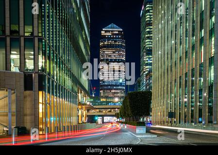 Canary Wharf in der Nacht, London, UK Stockfoto