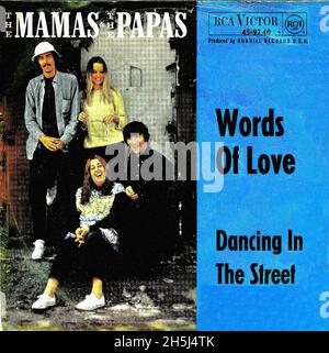 Vintage Single-Cover - Mamas, The & The Papas - Words of Love - D - 1966 Stockfoto