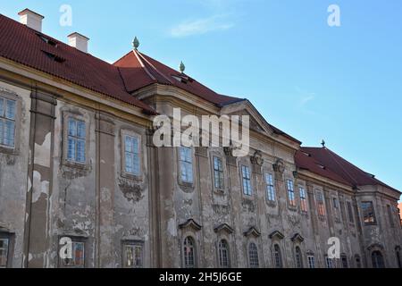 Das Kloster von Plasy, der große Komplex von Kloster, Burg und historischen Denkmälern, der 1144 von Vladislav II. Erbaut wurde Stockfoto