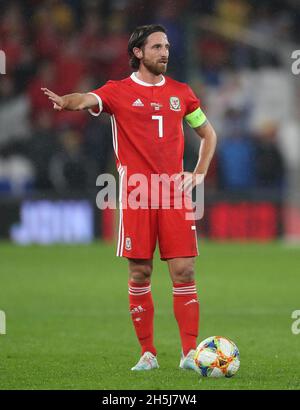 Datei-Foto vom 09-09-2019 von Wales' Joe Allen während des Internationalen Freundschaftsspiel im Cardiff City Stadium, Cardiff, Wales. Joe Allen akzeptiert, dass es wahrscheinlich jetzt oder nie für die „Goldene Generation“ von Wales ist, bei einer Weltmeisterschaft zu spielen. Ausgabedatum: Mittwoch, 10. November 2021. Stockfoto