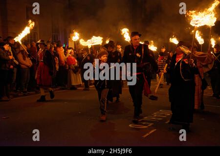 Lewes Bonfire Night Celebrations 2021 in Lewes High Street, East Sussex, England. Stockfoto