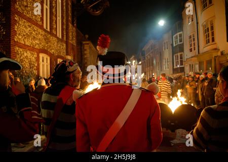 Lewes Bonfire Night Celebrations 2021 in Lewes High Street, East Sussex, England. Stockfoto