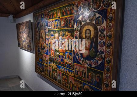 Ausstellung im Museum des Aladzha-Klosters, mittelalterlicher orthodoxer Höhlenkloster-Komplex im Nordosten Bulgariens Stockfoto