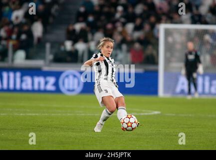 Turin, Italien. November 2021. Juventus Women V Wolfsburg Credit: Nderim Kaceli/Alamy Live News Stockfoto