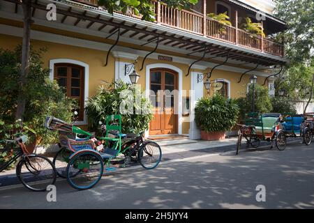 Rikscha; kolonial; Straße; Stockfoto