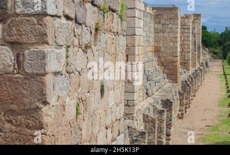 Alcazaba von Merida, arabischer Zitadellenkomplex. Albarrana Türme. Extremadura, Spanien Stockfoto