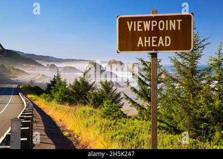 Das Morgenlicht verleiht Cape Sebastian an der South Oregon Coast, Oregon, USA, Schönheit Stockfoto