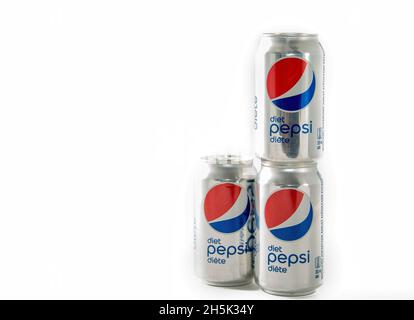 Kleine Dosen Pepsi-Cola Diet von PepsiCo. November 9, 2021 Stockfoto