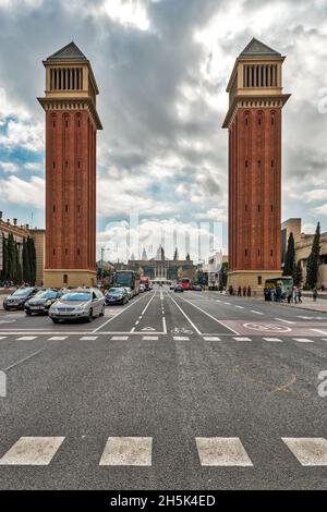 Barcelona, Spanien - 12. März 2019: Venetian Towers an der Plaza de Espana in Barcelona. Spanien. Stockfoto