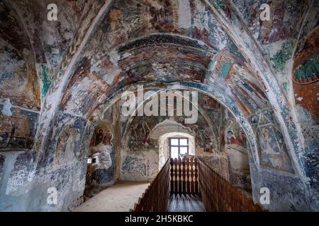 Religiöse Fresken an den Wänden der Harman-sächsischen Wehrkirche in der Nähe von Brasov, Siebenbürgen, Rumänien; Brasov, Siebenbürgen, Rumänien Stockfoto