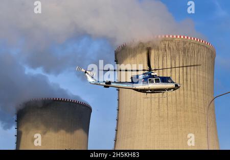 Dukovany, Tschechische Republik. November 2021. Experten der Internationalen Atomenergiebehörde (IAEA) haben heute, am Mittwoch, den 10. November 2021, die dritte Mission zur Sicherheit des tschechischen Atomkraftwerks Dukovany gestartet. Kredit: Lubos Pavlicek/CTK Foto/Alamy Live Nachrichten Stockfoto