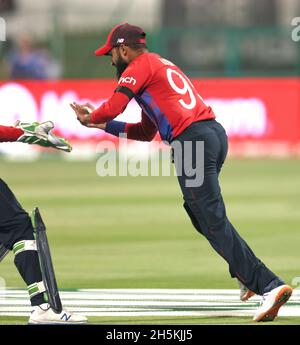 Abu Dhabi, VAE, 10, Nov 2021: ICC T20 1. Halbfinale: England gegen Neuseeland: Jordon von England während der 1. Halbzeit im Sheikh Zayed Stadium, Abu Dhabi am Mittwoch. Bildnachweis: Seshadri SUKUMAR Kredit: Seshadri SUKUMAR/Alamy Live Nachrichten Kredit: Seshadri SUKUMAR/Alamy Live Nachrichten Stockfoto