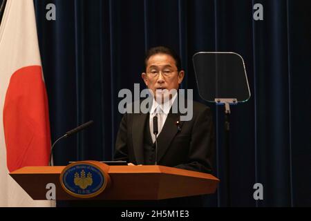 Tokio, Japan. November 2021. Der japanische Premierminister Kishida Fumio sprach während seiner Pressekonferenz in Kantei, nachdem die Liberaldemokratische Partei die Wahl zum Repräsentantenhaus (31. Oktober 2021) zum Premierminister gewonnen hatte. Kredit: SOPA Images Limited/Alamy Live Nachrichten Stockfoto