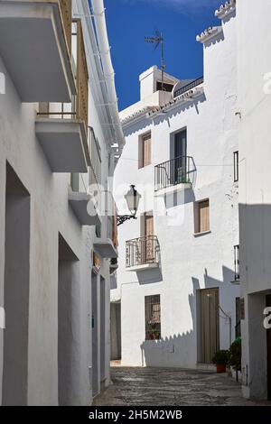 Dorf Frigiliana, typische Straßen der Axarquia in Malaga. Andalusien, Spanien Stockfoto