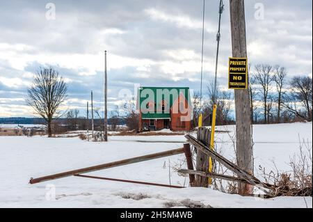 Verlassene Haus - kein Hausfrieden Stockfoto