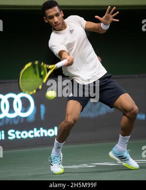 STOCKHOLM 20211110 Felix Auger-Aliassime aus Kanada in seinem Spiel gegen Filip Krajinovic aus Serbien während des Tennisturniers Stockholm Open am 10. November 2021. Foto: Fredrik Sandberg / TT / kod 10080 Stockfoto
