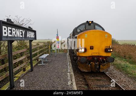 Berney Arms Bahnhof Klasse 37s Stockfoto